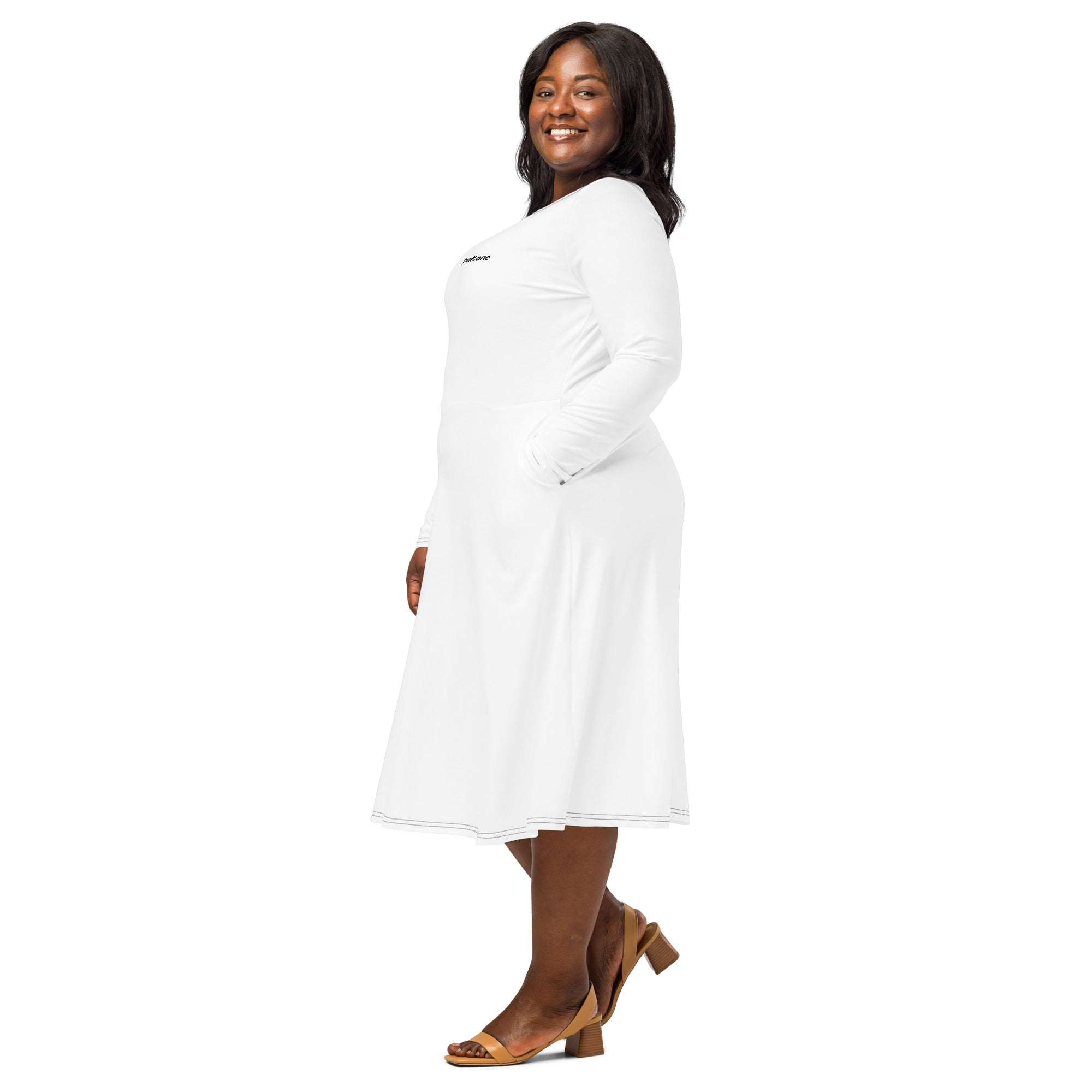 Langärmliges Midikleid mit Allover-Druck: Langärmliges Kleid mit Logo - Hall.one