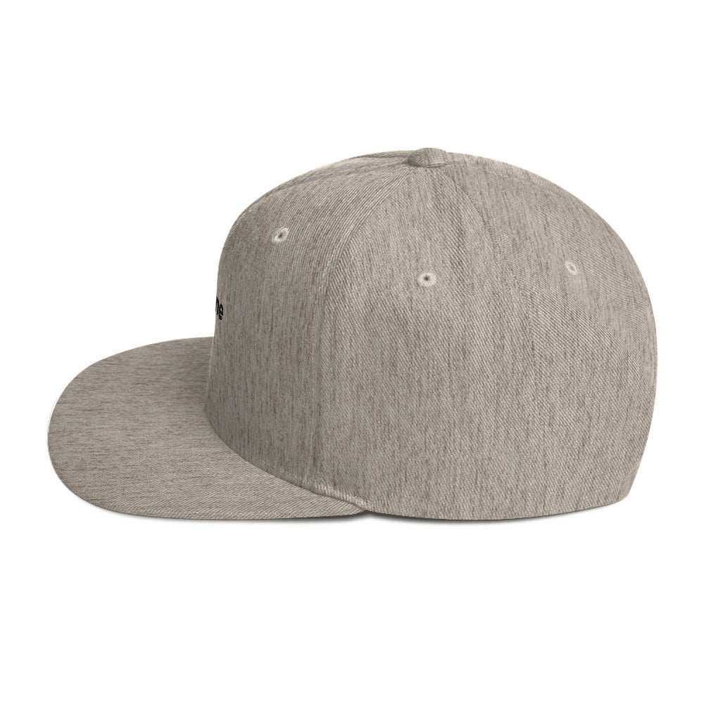 Snapback-Cap: Schildkappe mit Logo - Hall.one