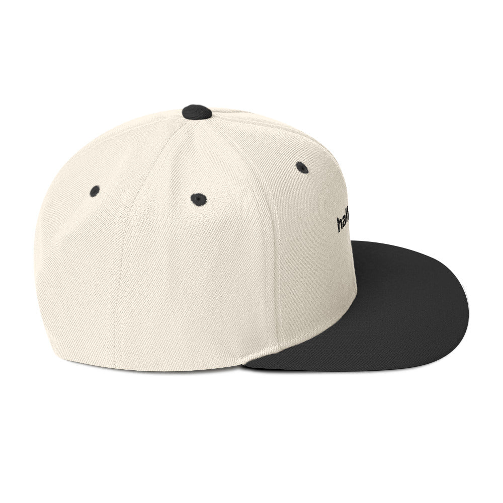 Snapback-Cap: Schildkappe mit Logo - Hall.one